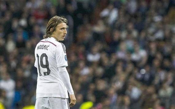 以全新视角回顾AC米兰对阵罗马的比赛📽️🔴⚫